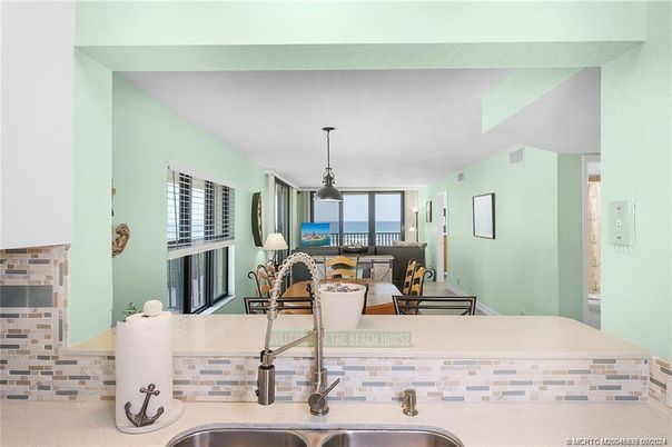 Dining room, Interior, Pendant Lights, Water