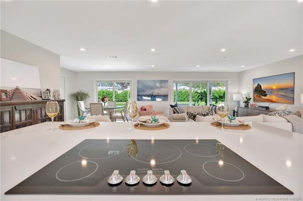 Dining room, Interior, Living room, Recessed Lighting