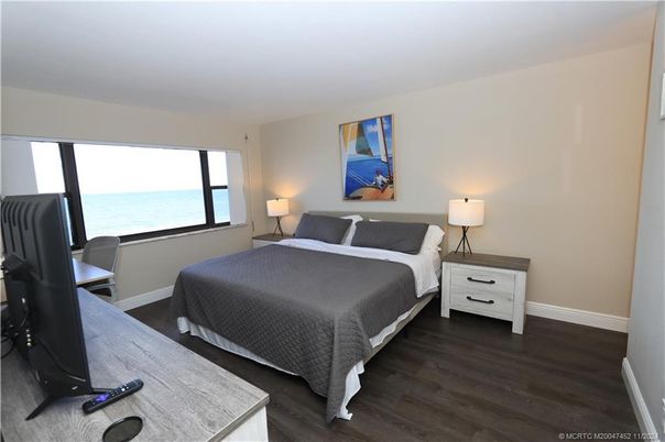 Bedroom, Interior, Water, Wood Texture Flooring