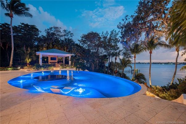 Exterior, Pool, Water