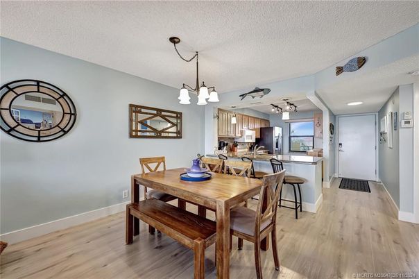 Chandelier, Dining room, Interior, Kitchen, Pendant Lights, Recessed Lighting, Wood Texture Flooring