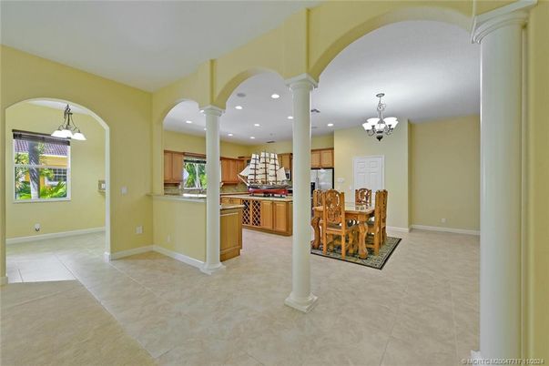 Chandelier, Dining room, Interior, Kitchen, Pendant Lights, Recessed Lighting