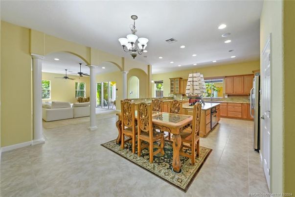 Chandelier, Dining room, Interior, Kitchen, Living room, Recessed Lighting