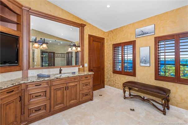 Bathroom, Interior, Pendant Lights, Recessed Lighting