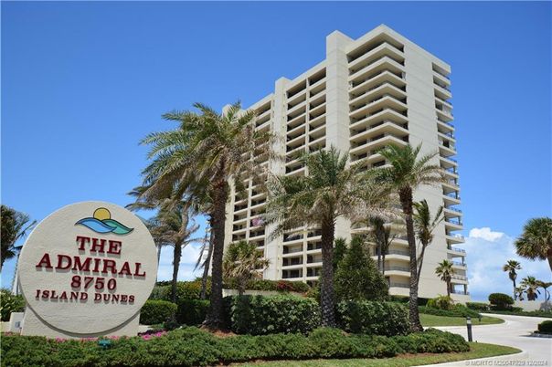 Exterior, Facade, Condo Building