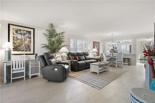 Dining room, Interior, Living room, Pendant Lights