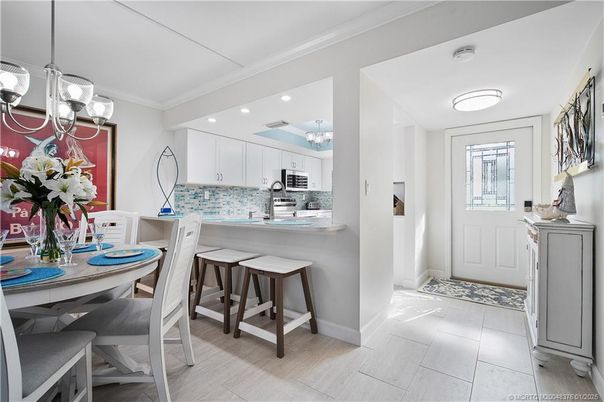 Chandelier, Dining room, Interior, Kitchen, Pendant Lights, Recessed Lighting