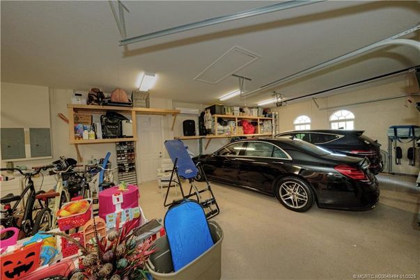 Garage, Interior