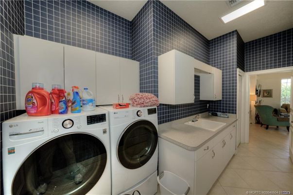 Interior, Washer