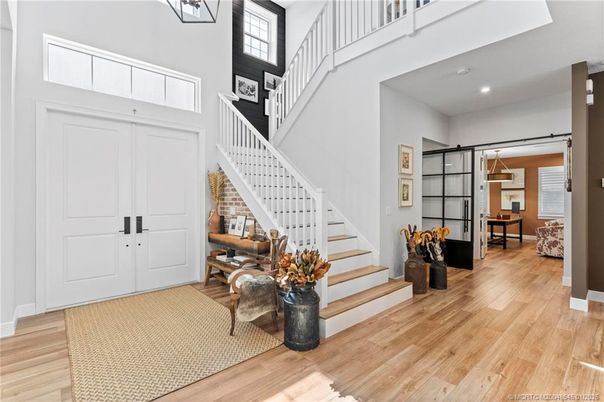 Interior, Pendant Lights, Recessed Lighting, Wood Texture Flooring