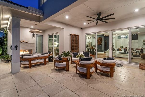 Exterior, Fireplace, Recessed Lighting