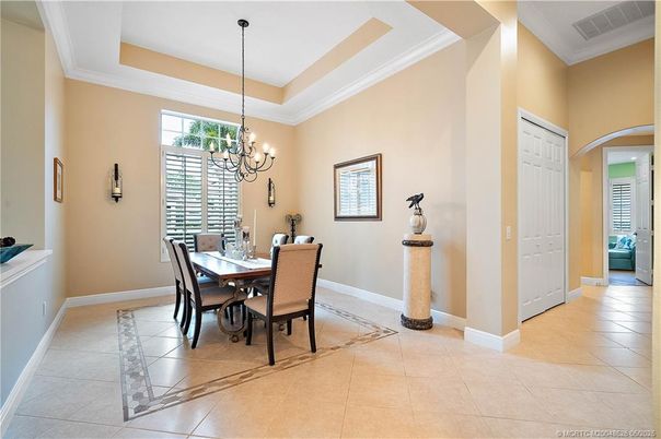 Chandelier, Dining room, Interior