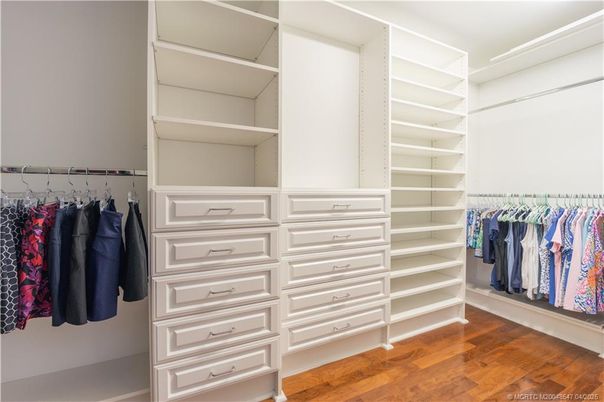 Interior, Walk-in Closets, Wood Texture Flooring
