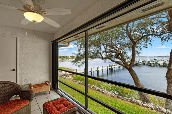 Interior, Sun Room, Water