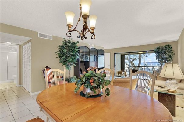 Chandelier, Dining room, Interior