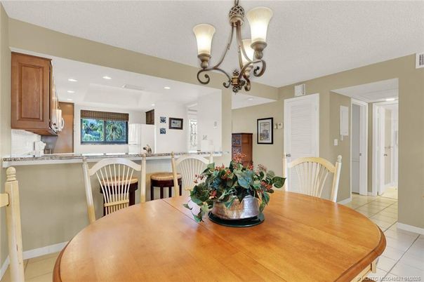 Chandelier, Dining room, Interior, Kitchen, Recessed Lighting
