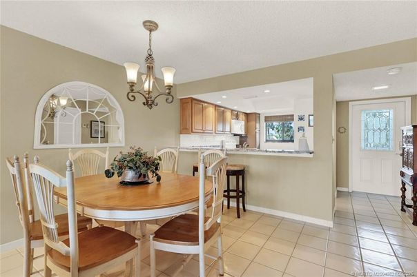Chandelier, Dining room, Interior, Kitchen, Recessed Lighting