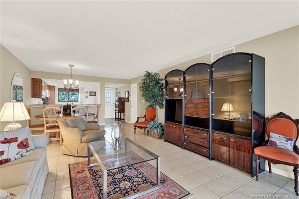Chandelier, Dining room, Interior, Living room