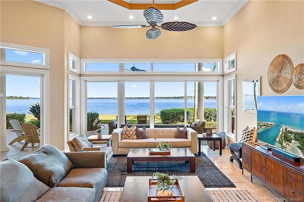 Interior, Living room, Recessed Lighting, Water
