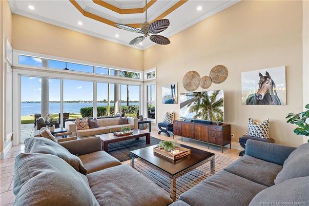 Interior, Living room, Recessed Lighting, Water
