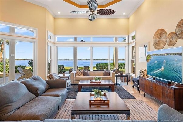 Interior, Living room, Recessed Lighting, Water