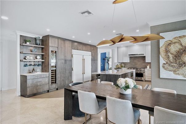 Dining room, Interior, Kitchen, Pendant Lights, Recessed Lighting, Stainless Steel Appliances