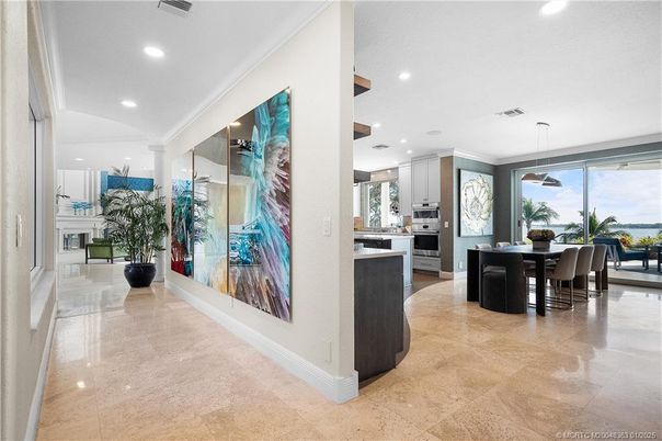 Dining room, Interior, Kitchen, Pendant Lights, Recessed Lighting, Stainless Steel Appliances