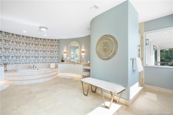 Bathroom, Interior, Recessed Lighting