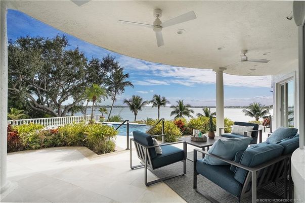 Exterior, Pool, Water