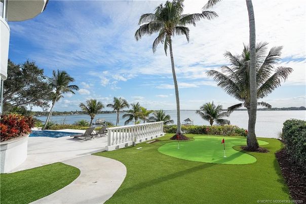 Exterior, Pool, Water