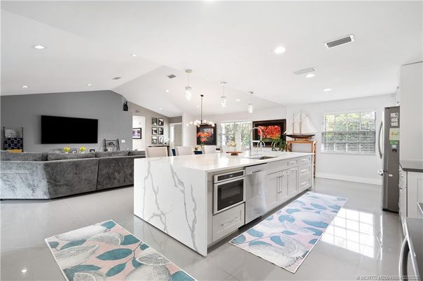 Dining room, Interior, Kitchen, Living room, Pendant Lights, Recessed Lighting, Stainless Steel Appliances