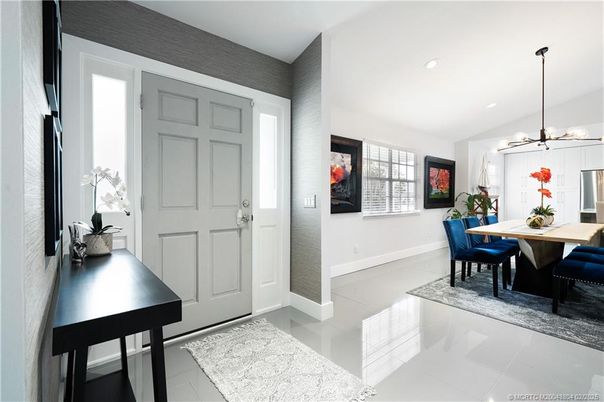 Dining room, Interior, Pendant Lights, Recessed Lighting