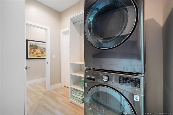 Interior, Utility Closets, Washer, Wood Texture Flooring