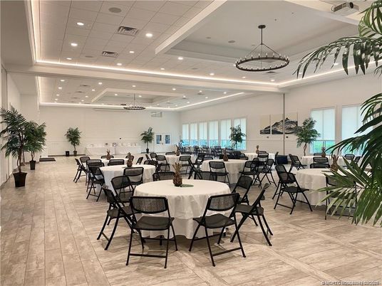 Dining room, Interior, Pendant Lights, Recessed Lighting