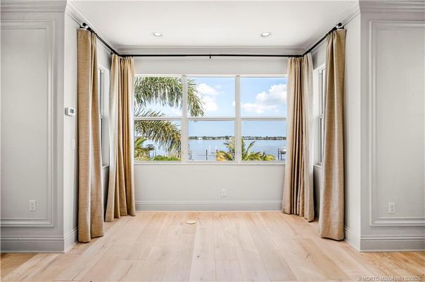 Empty room, Interior, Recessed Lighting, Water, Wood Texture Flooring