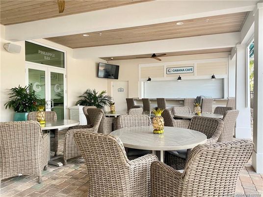 Dining room, Exterior