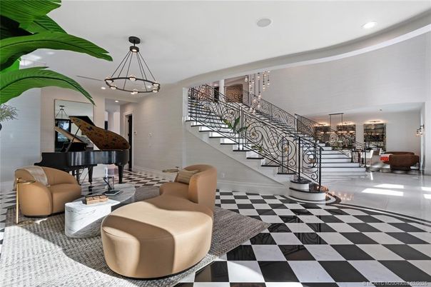 Chandelier, Interior, Piano, Recessed Lighting