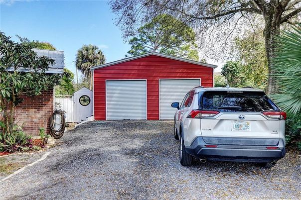 Detached Garage, Exterior