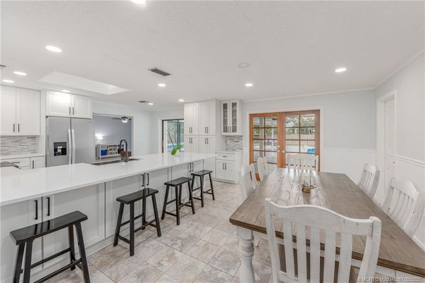 Dining room, Interior, Kitchen, Recessed Lighting, Stainless Steel Appliances