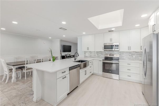 Dining room, Interior, Kitchen, Marble, Recessed Lighting, Stainless Steel Appliances