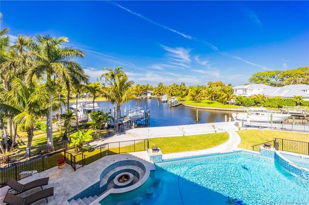 Exterior, Lake, Pool, Water