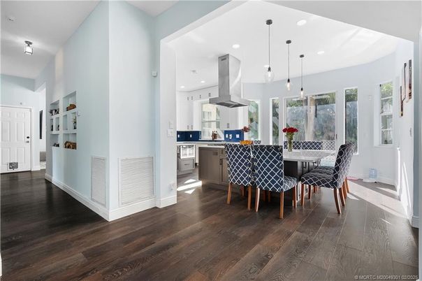 Dining room, Interior, Kitchen, Pendant Lights, Recessed Lighting, Wood Texture Flooring