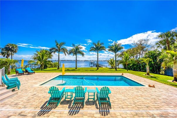 Exterior, Pool, Water