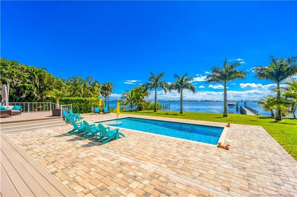 Exterior, Pool, Water