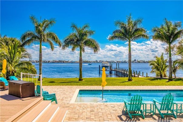 Exterior, Lake, Pool