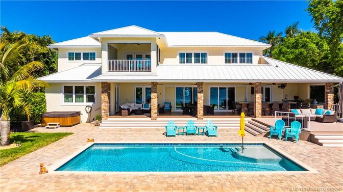 Exterior, Hot Tub, Pool