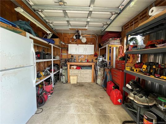 Garage, Interior