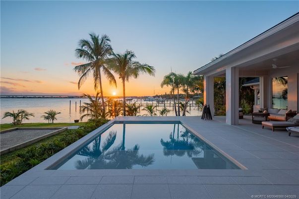 Exterior, Pool, Water