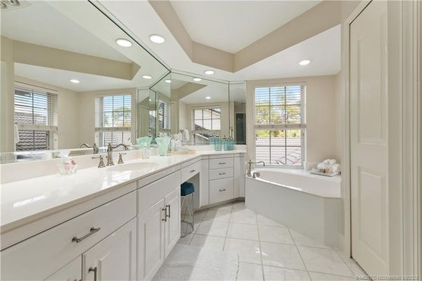 Bathroom, Dual Sink Vanities, Interior, Recessed Lighting