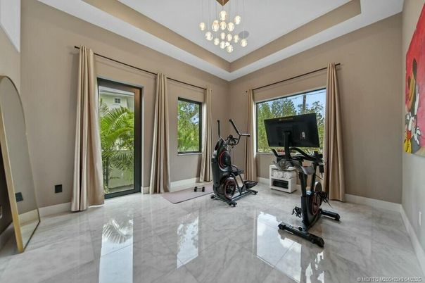 Fitness Equipment, Interior, Marble, Pendant Lights